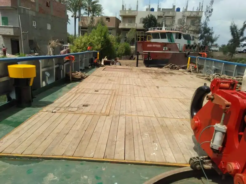 Navio de abastecimento à venda