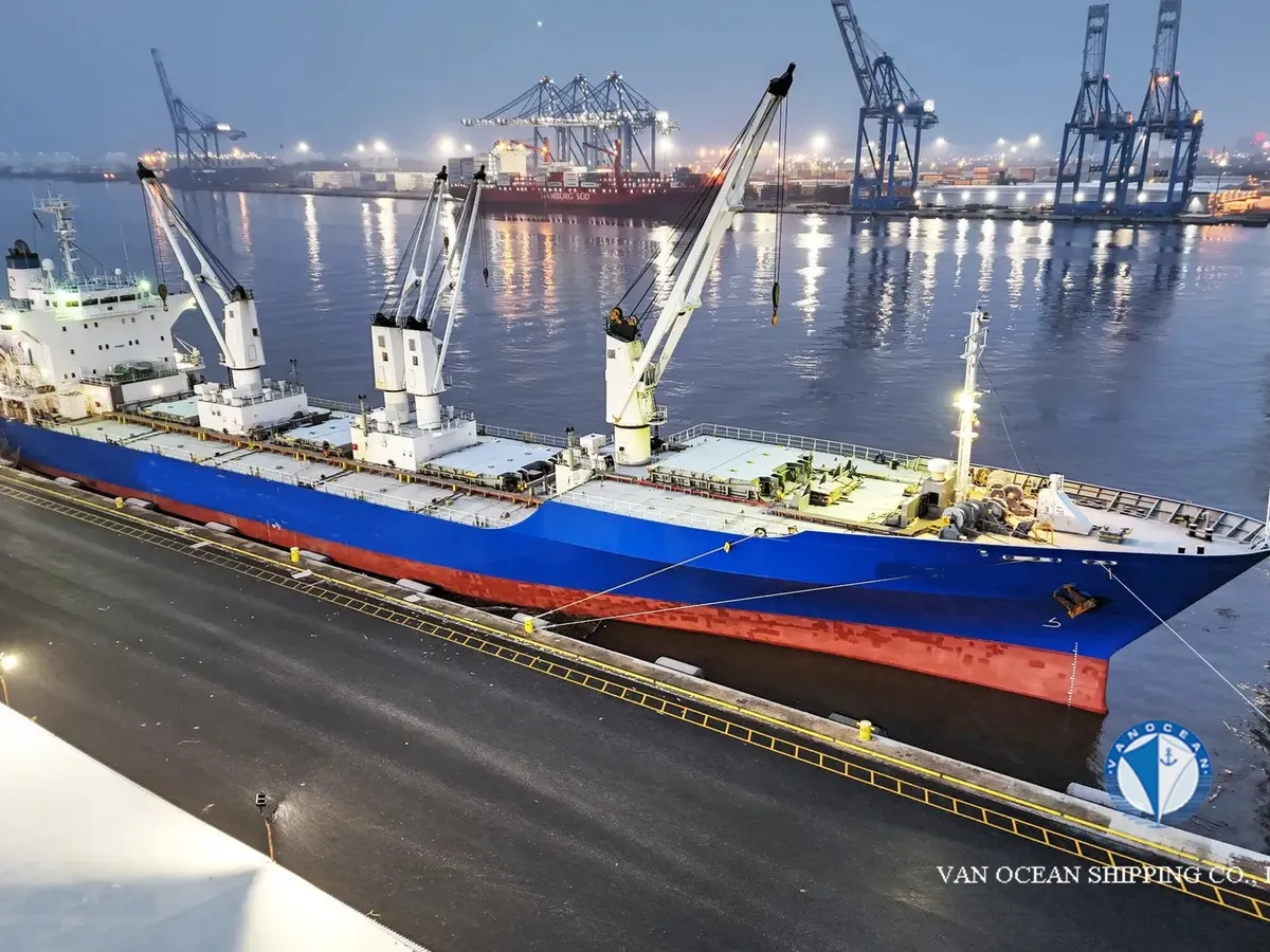 Navio frigorífico à venda