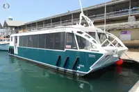 Catamarã à venda