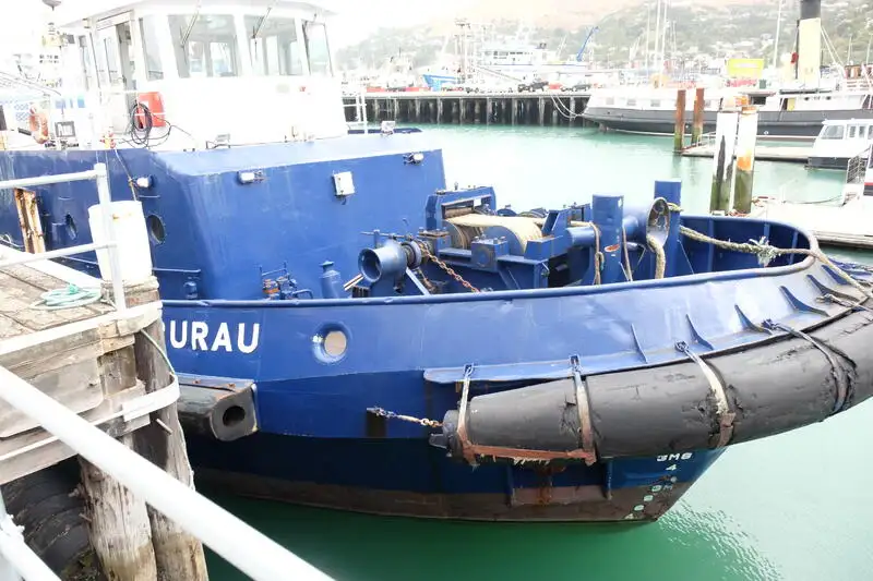 Rebocador à venda