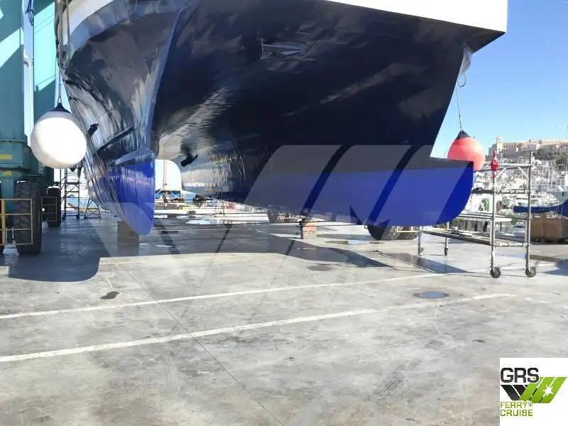 Navio de cruzeiro à venda