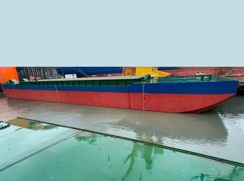 Barcaça à venda