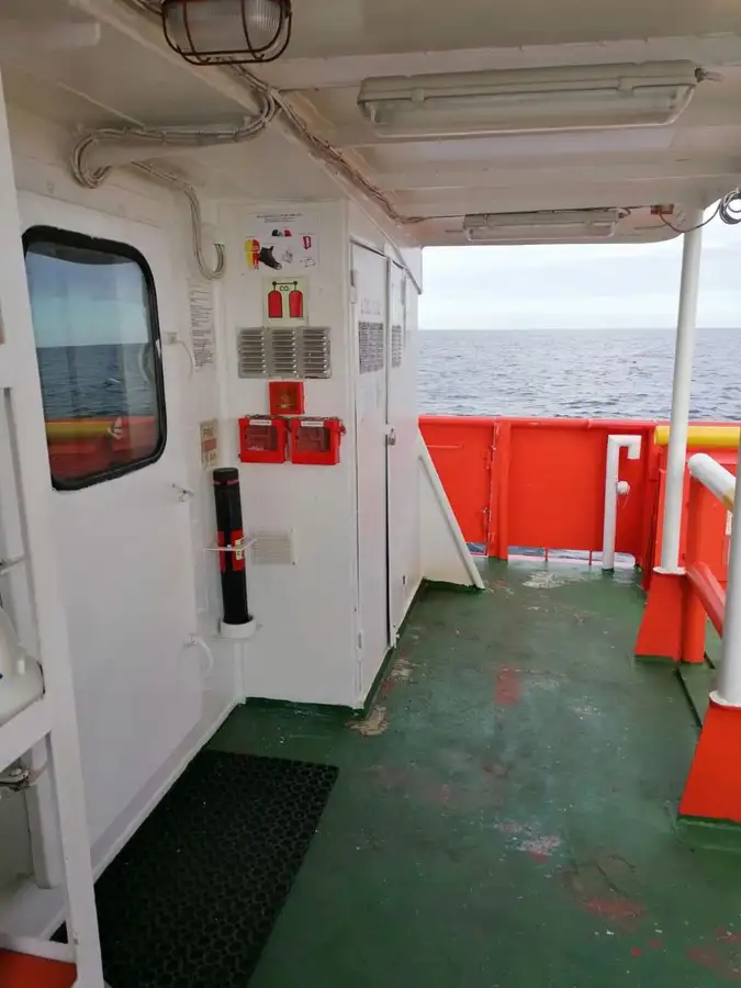 Barco de tripulação à venda