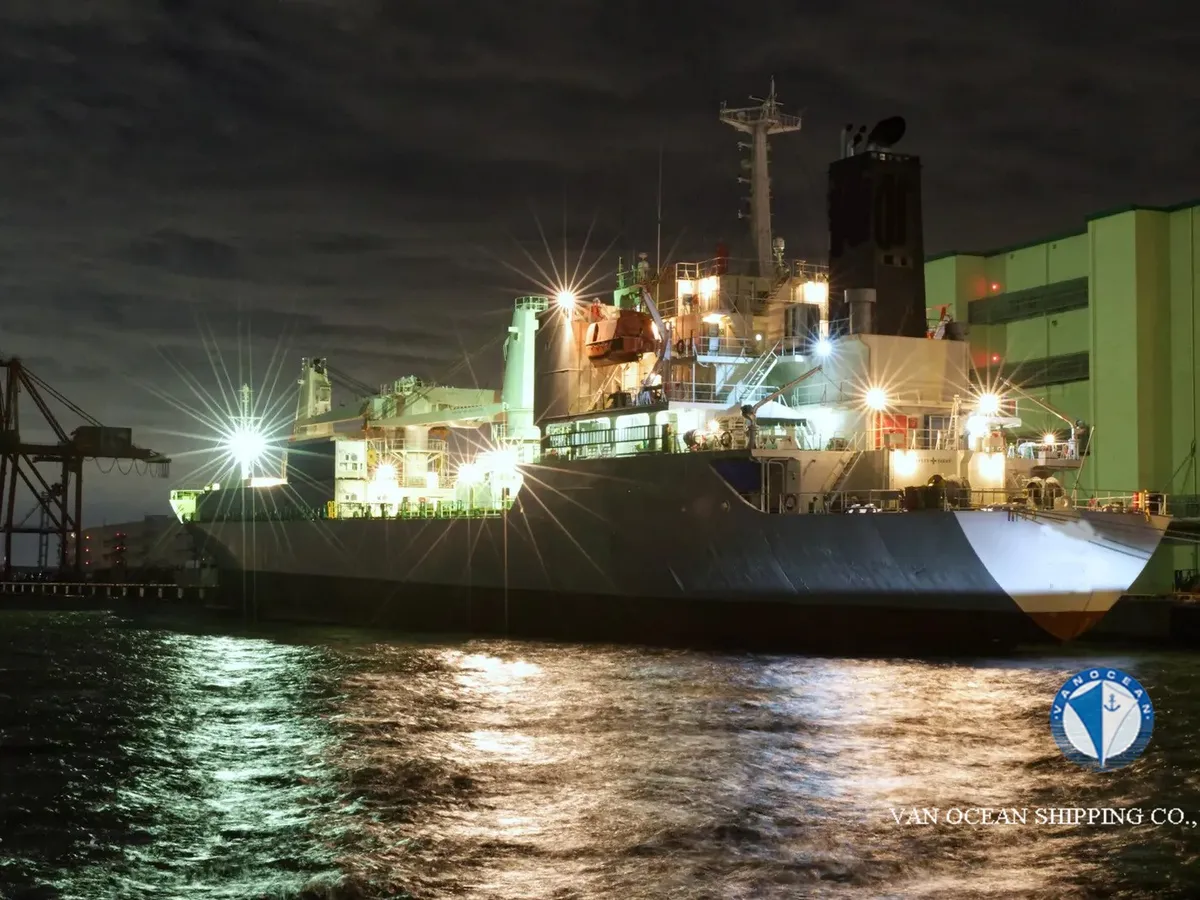 Navio frigorífico à venda