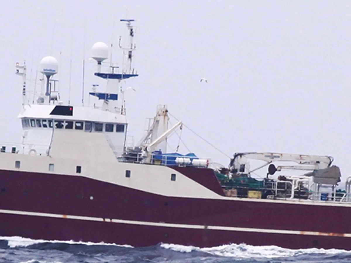 Navio de pesca de arrasto à venda