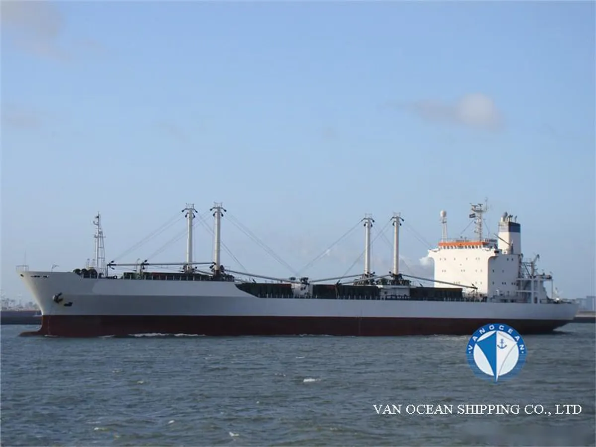 Navio frigorífico à venda