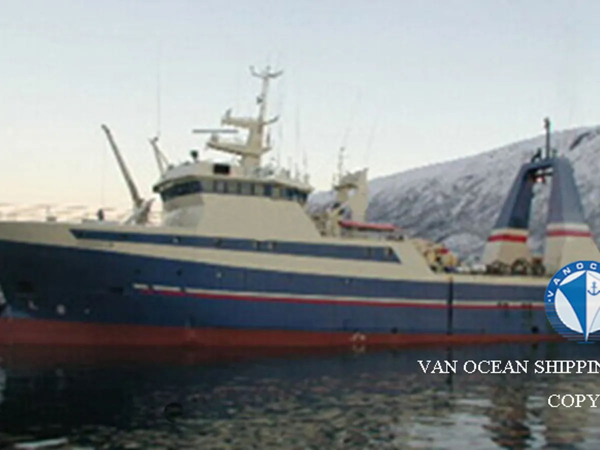 Navio de pesca de arrasto à venda