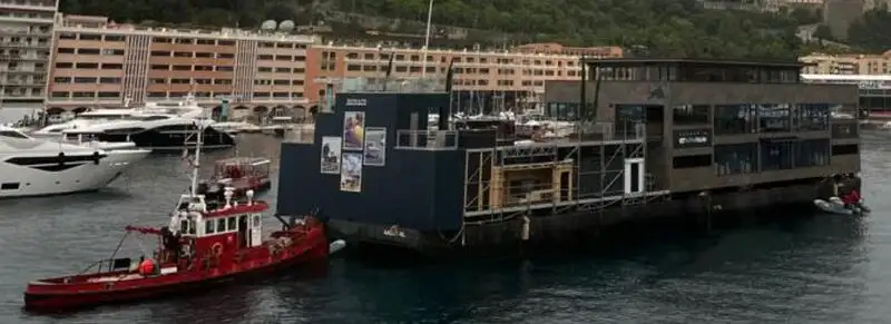 Rebocador à venda