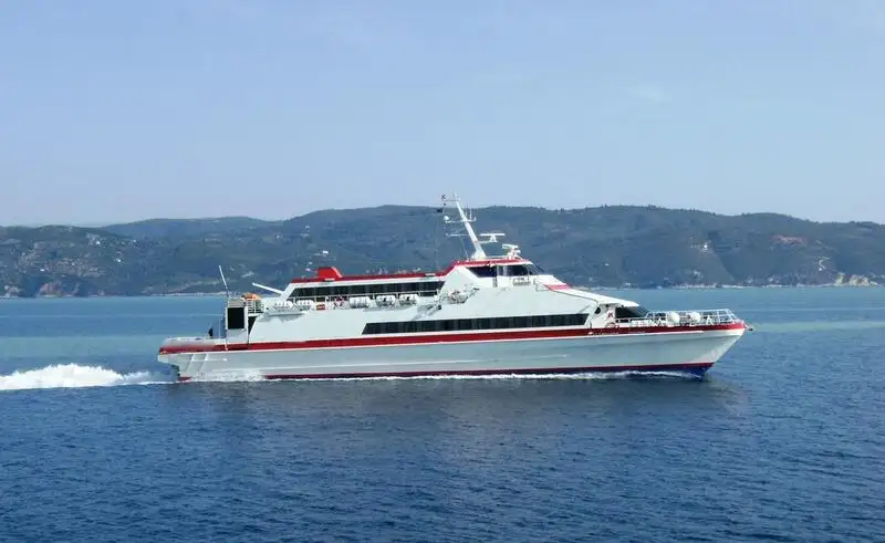 Catamarã à venda