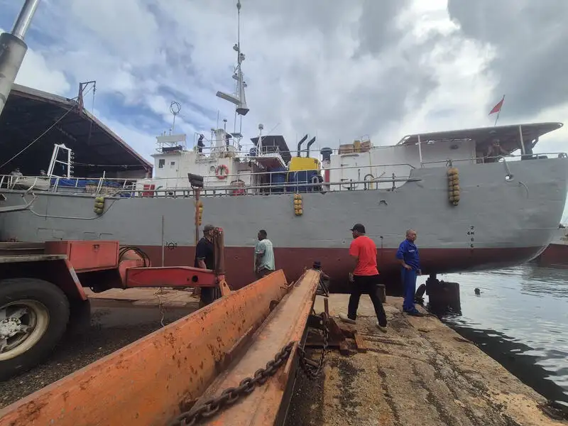 Navio de pesca de linha de mão à venda