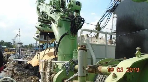 Navio transportador de GNL à venda