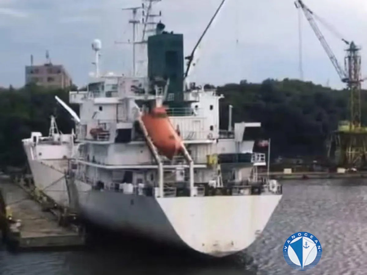 Navio frigorífico à venda