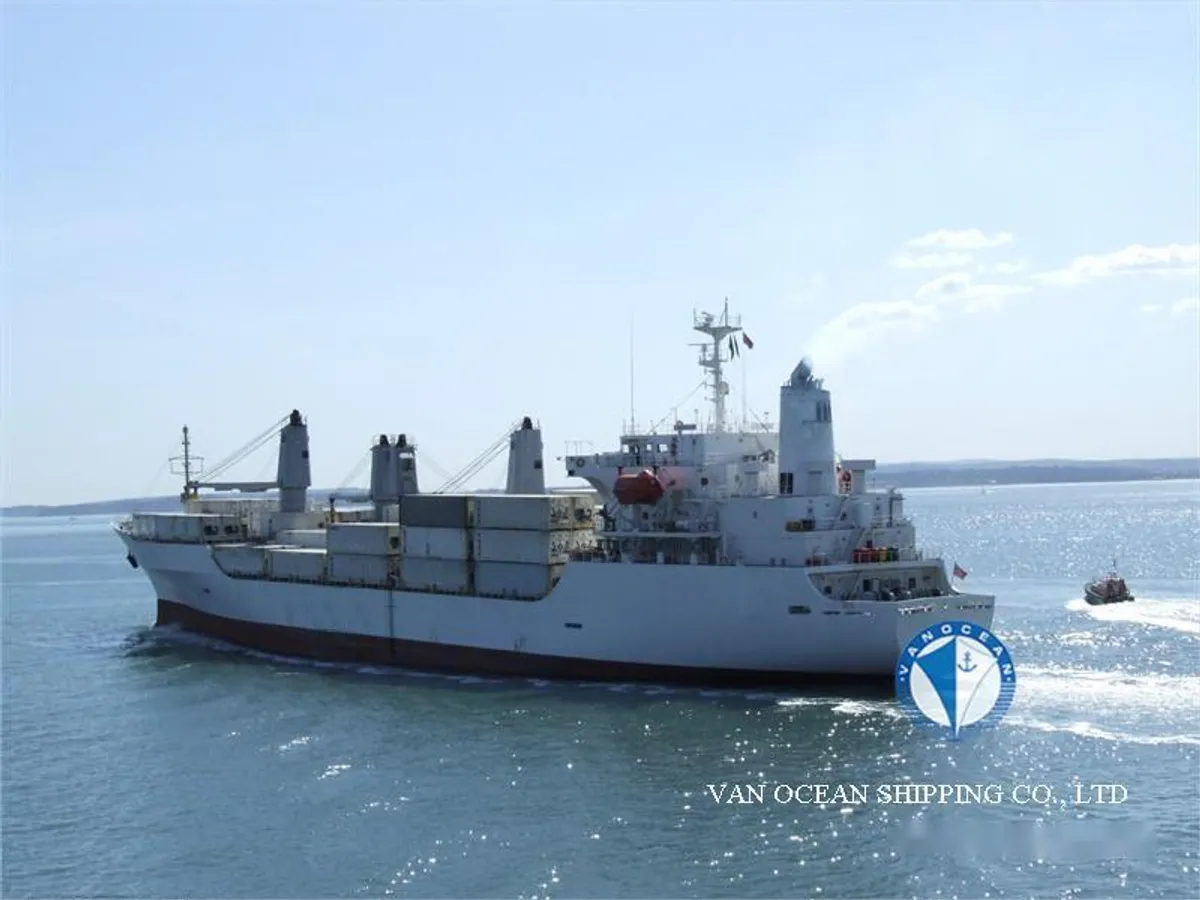 Navio frigorífico à venda