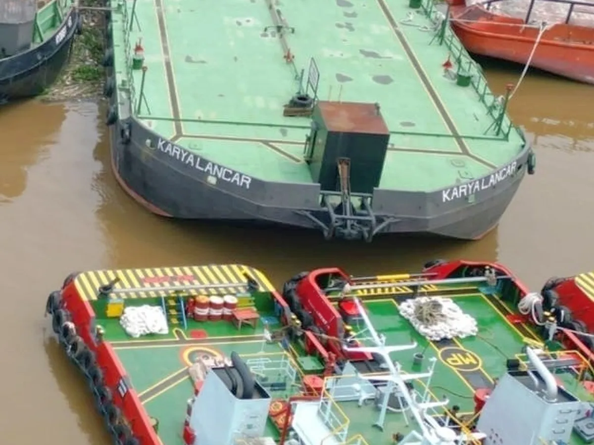Navio-tanque de óleo/produtos químicos à venda