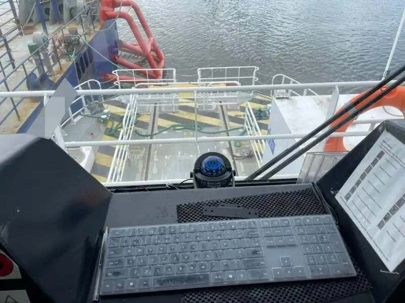 Navio porta-contêineres à venda
