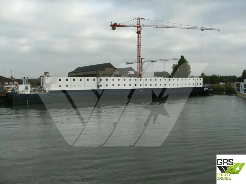 Navio porta-contêineres à venda