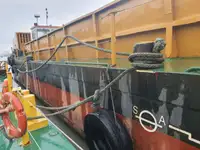 Barcaça à venda