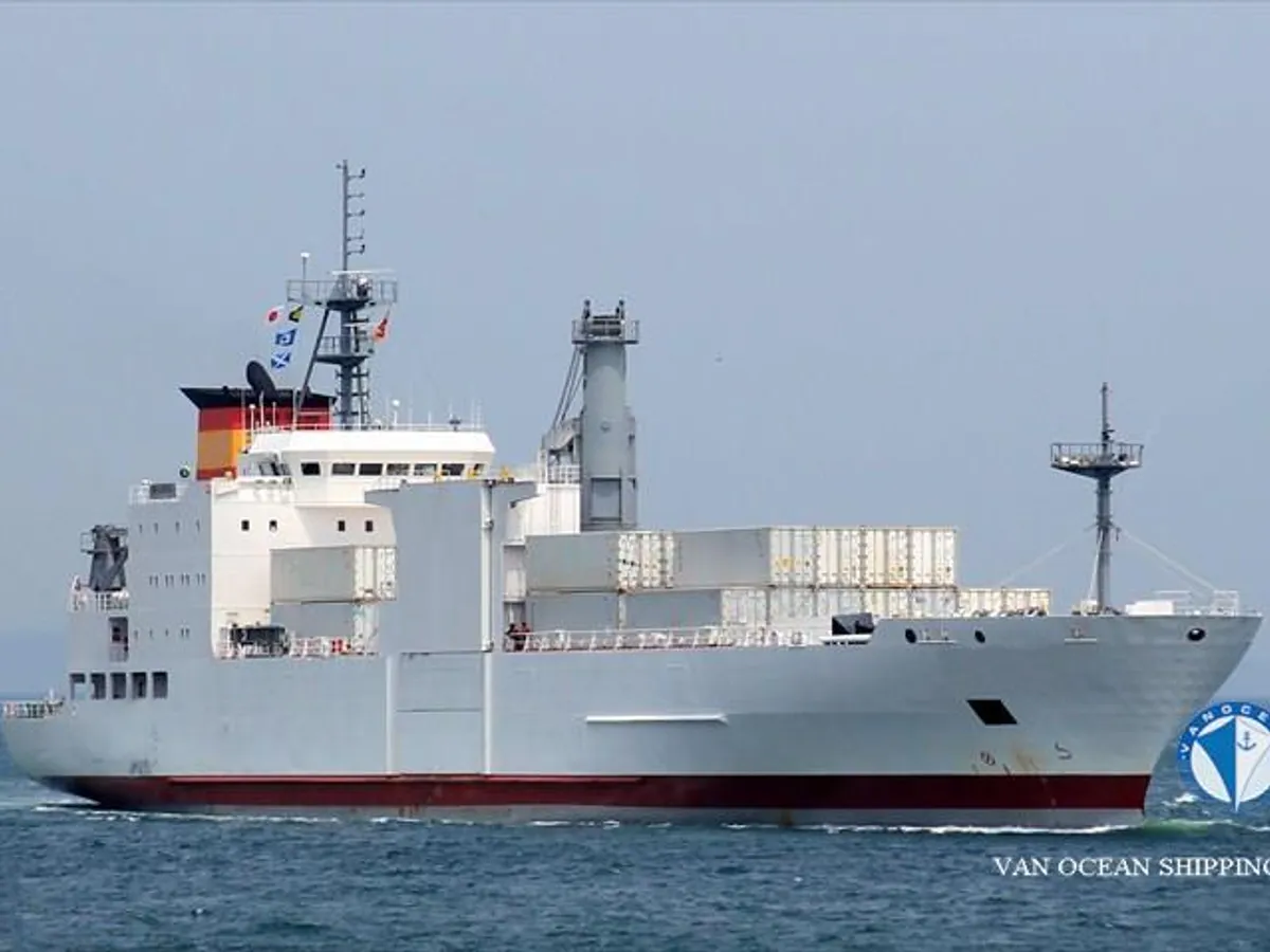 Navio frigorífico à venda