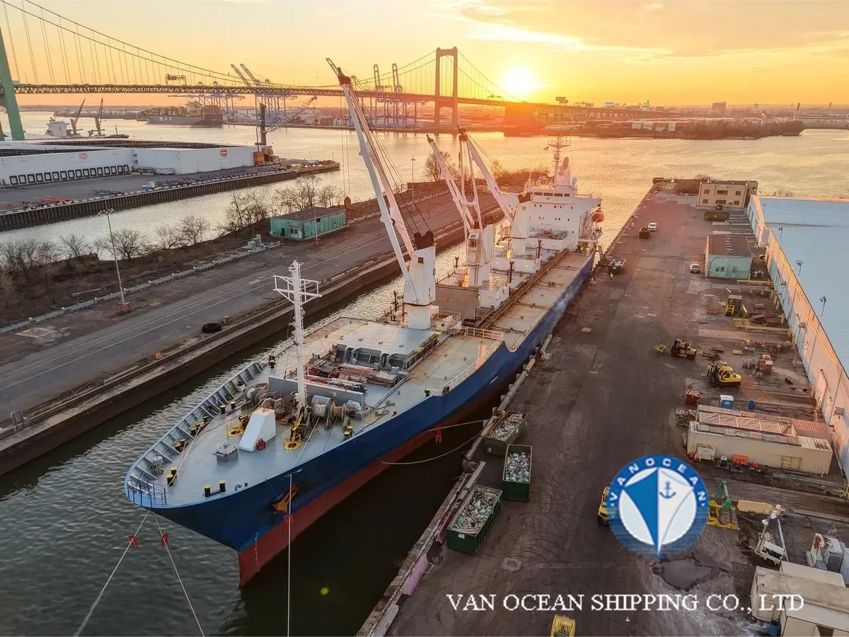 Navio frigorífico à venda