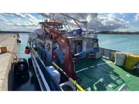 Barco de tripulação à venda