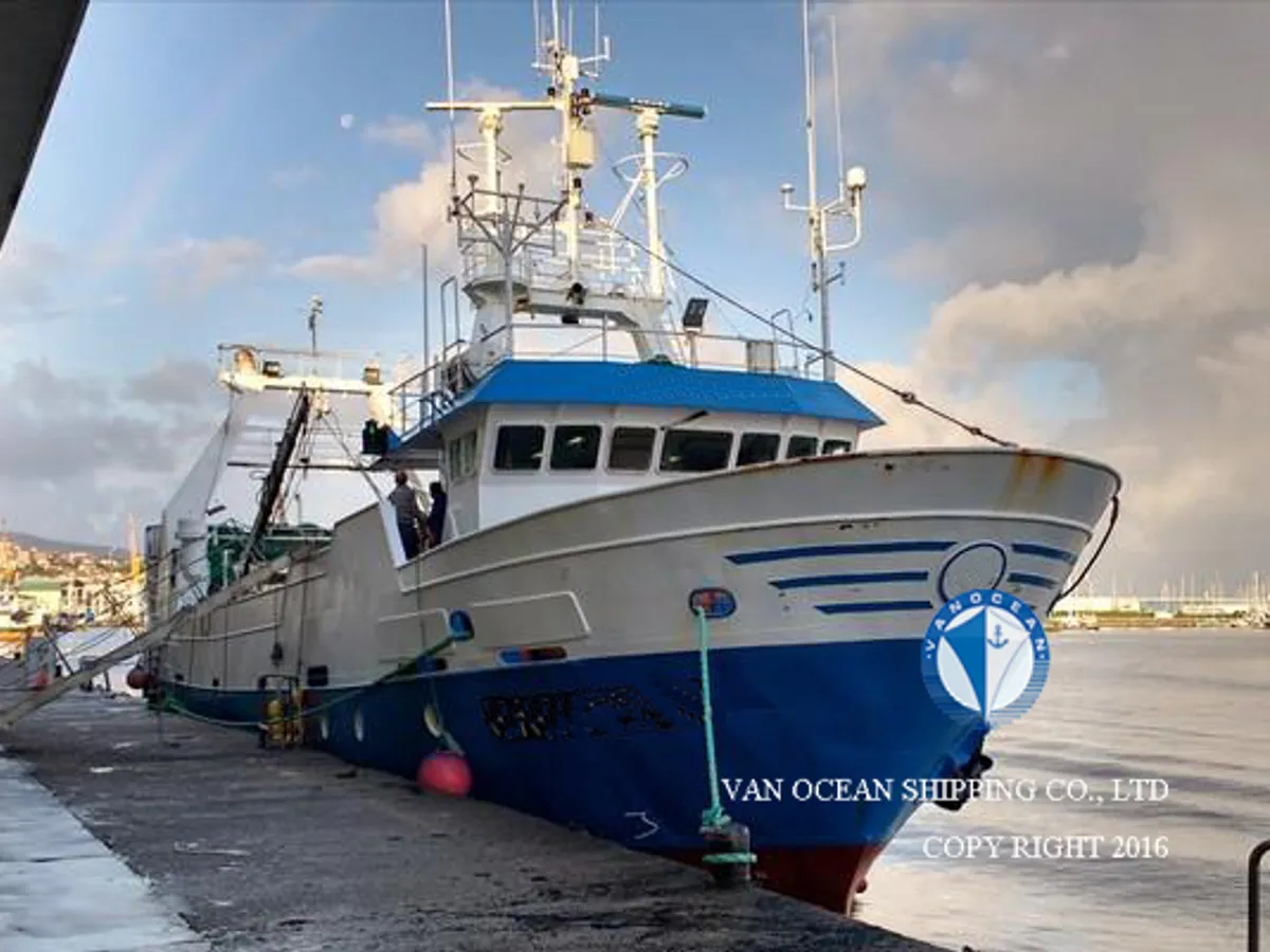 Navio de pesca de arrasto à venda