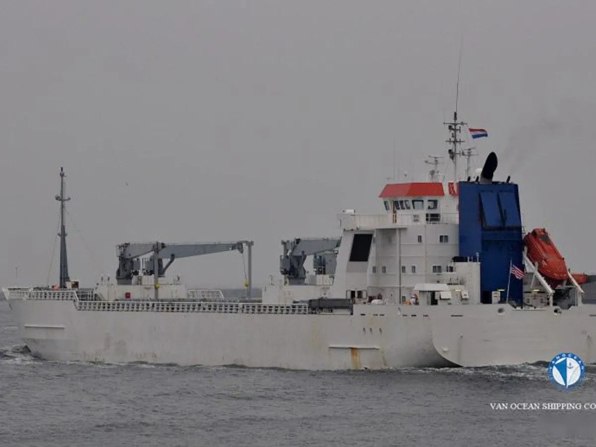 Navio frigorífico à venda
