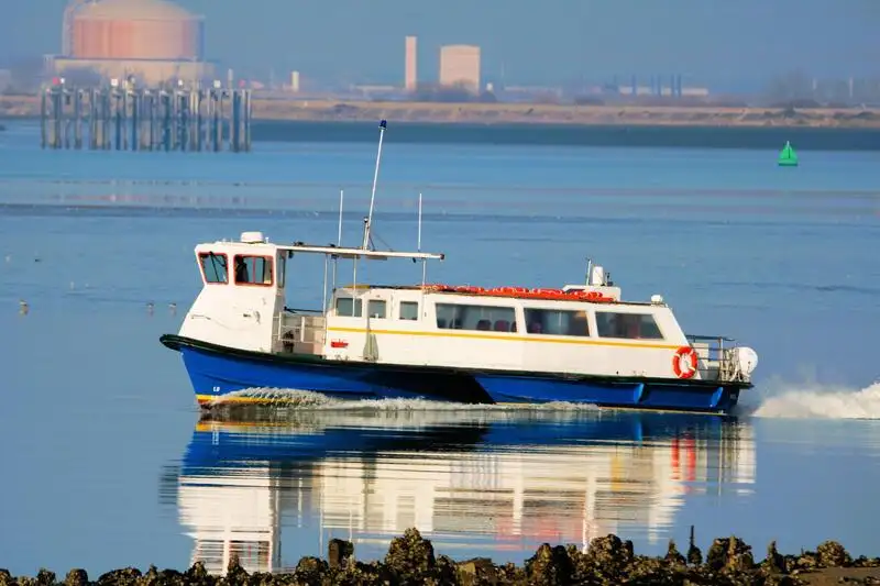 Navio de passageiros à venda