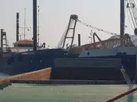 Barcaça à venda