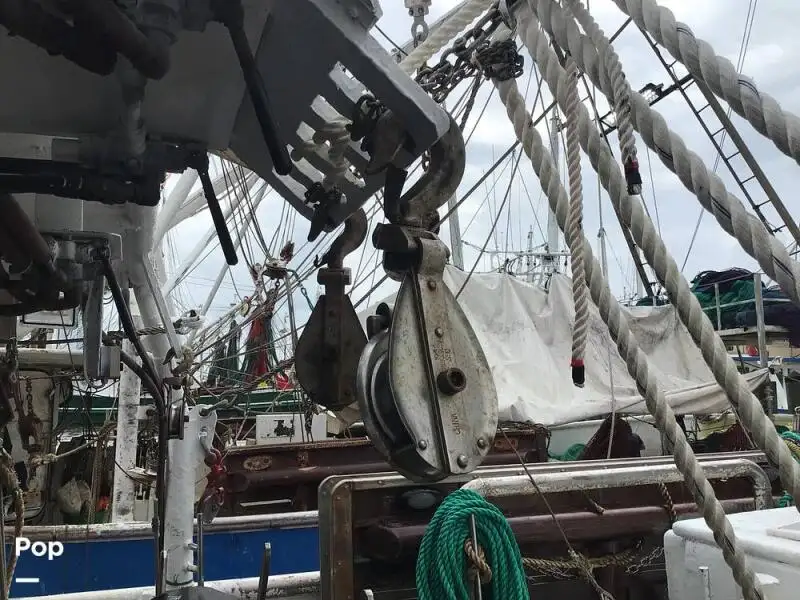 Navio de pesca de arrasto à venda