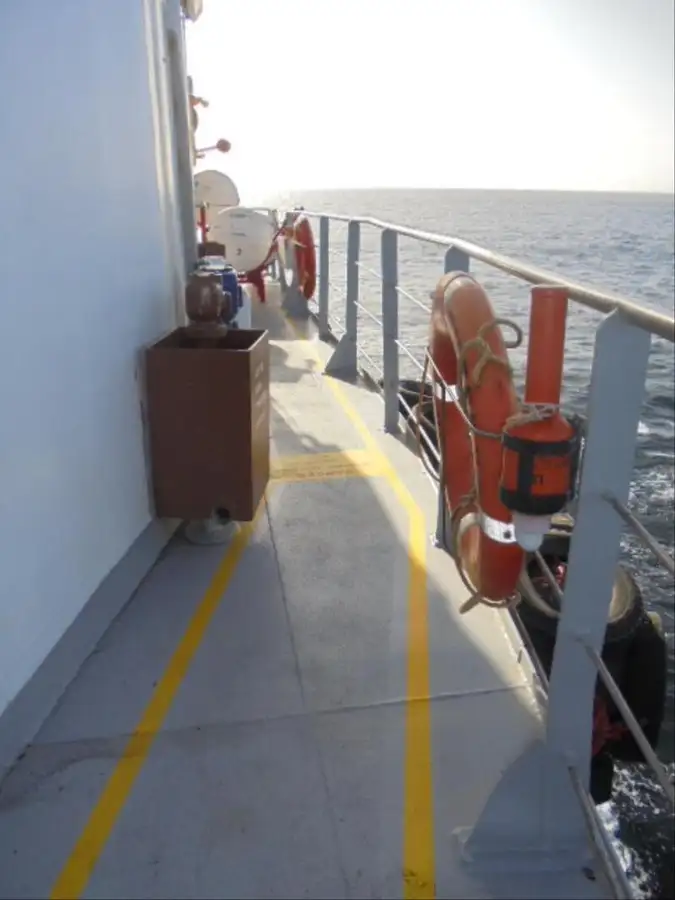 Navio frigorífico à venda