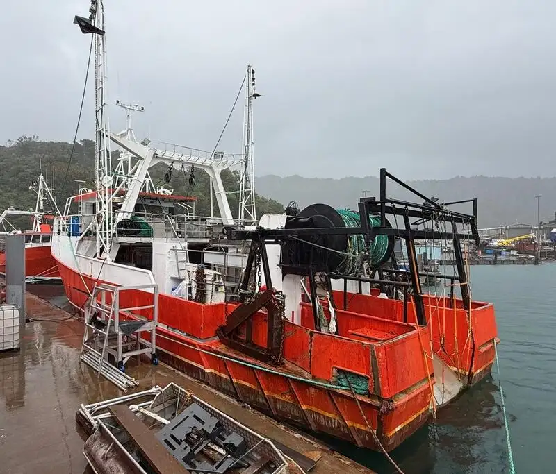 Navio de pesca de arrasto à venda