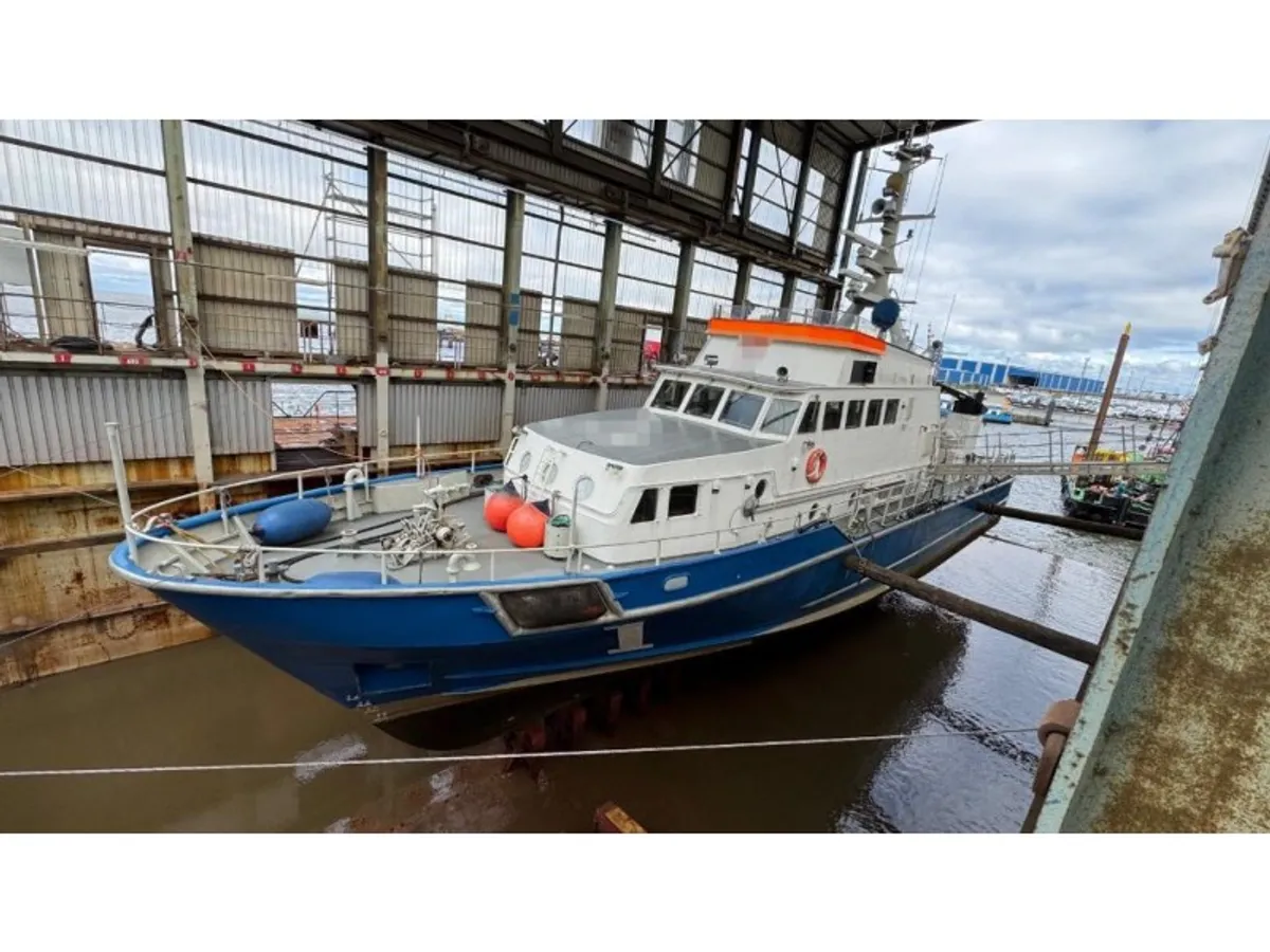 Navio de patrulha à venda
