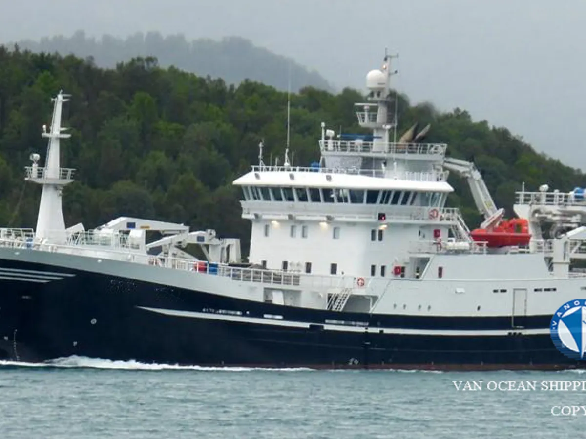Navio de pesca de arrasto à venda