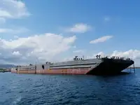 Barcaça à venda