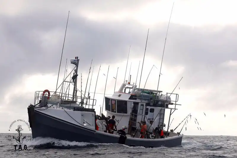 Navio de pesca de arrasto à venda