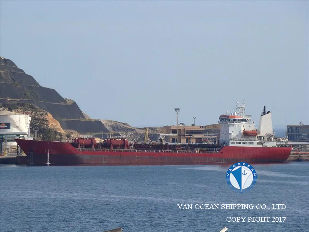 Navio-tanque de óleo/produtos químicos à venda