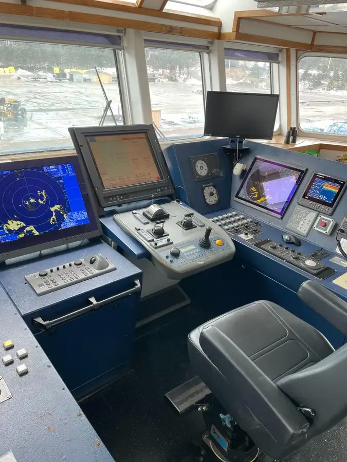Navio de abastecimento à venda