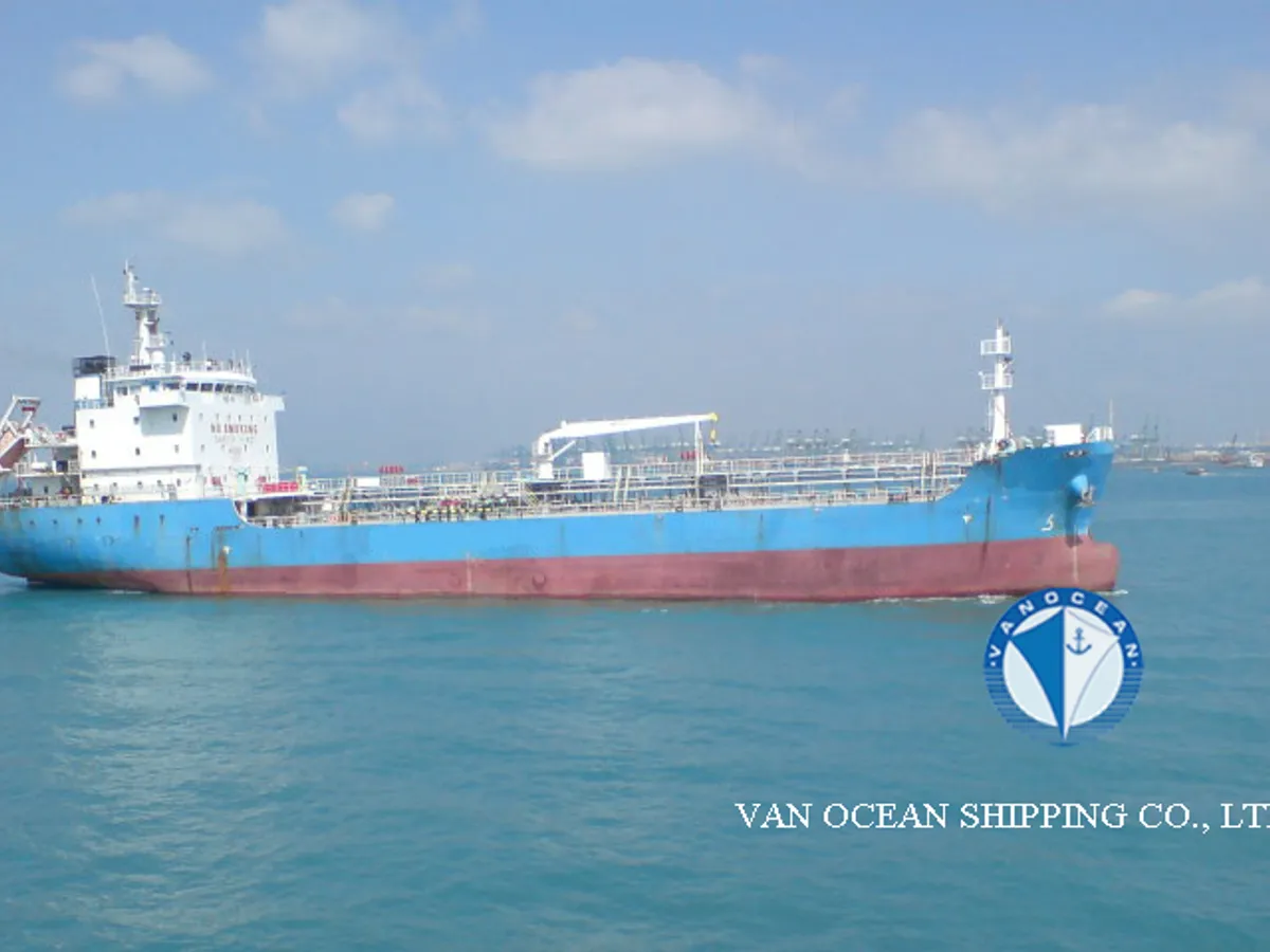 Navio-tanque de óleo/produtos químicos à venda