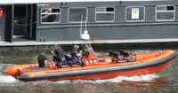 Navio porta-contêineres à venda