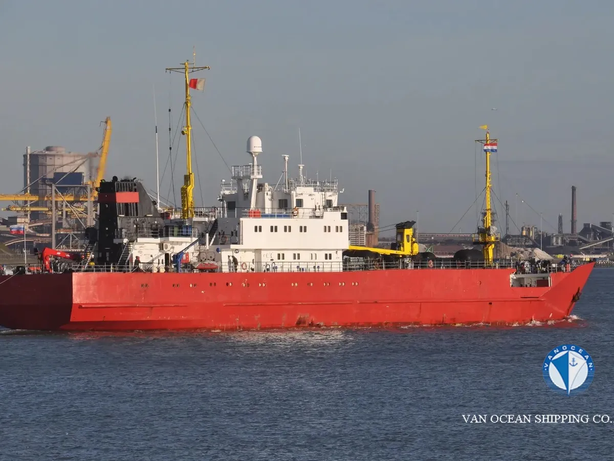 Navio frigorífico à venda