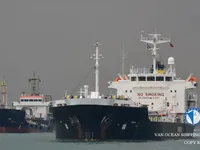 Navio-tanque de óleo/produtos químicos à venda