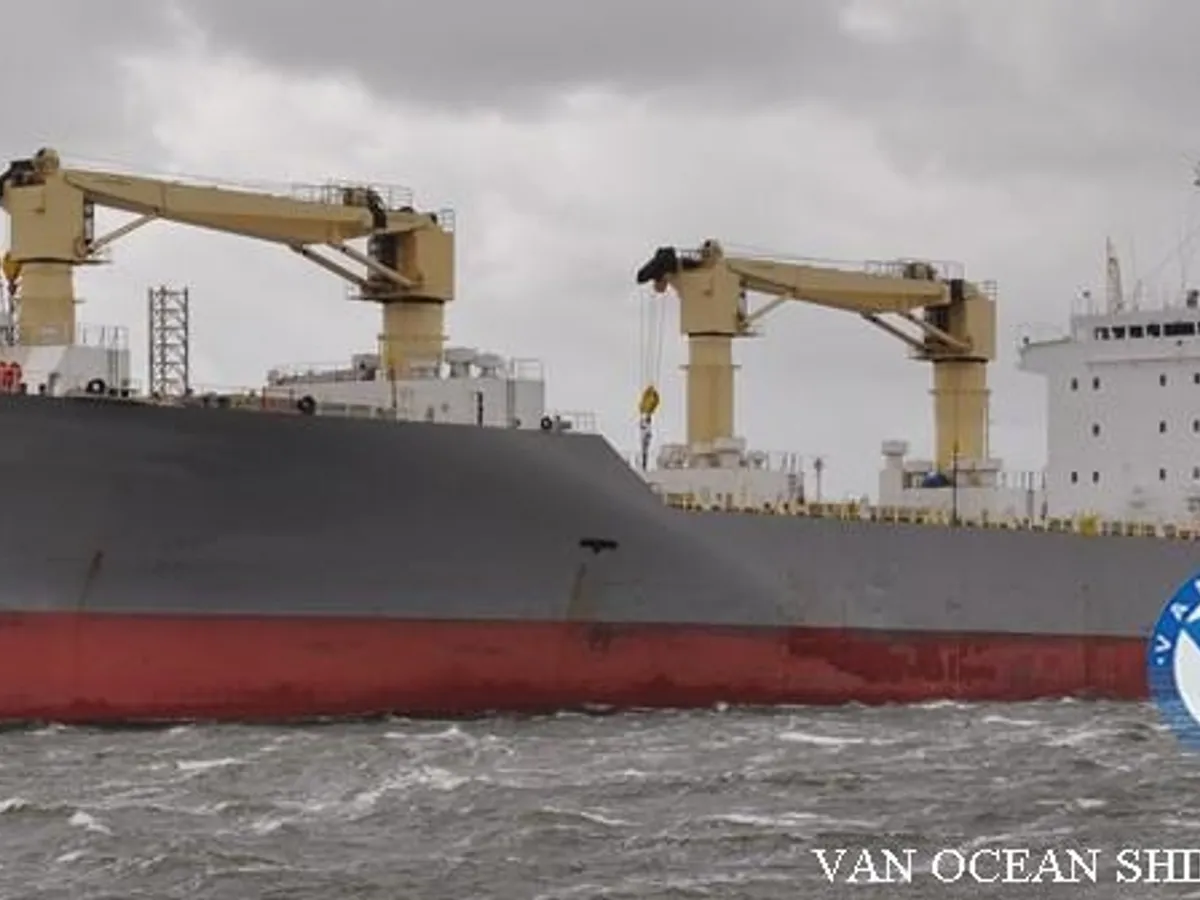 Navio frigorífico à venda