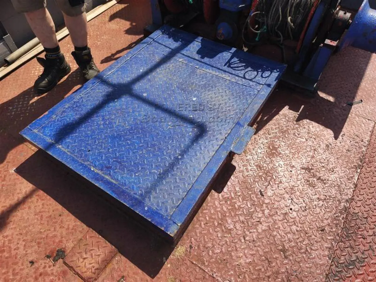 Navio de pesca à venda