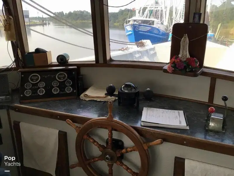 Navio de pesca de arrasto à venda