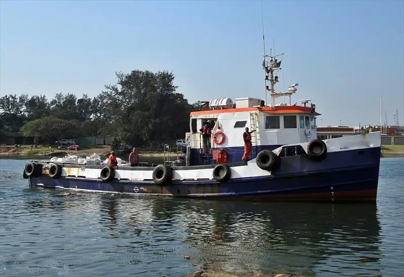 Navio de abastecimento à venda