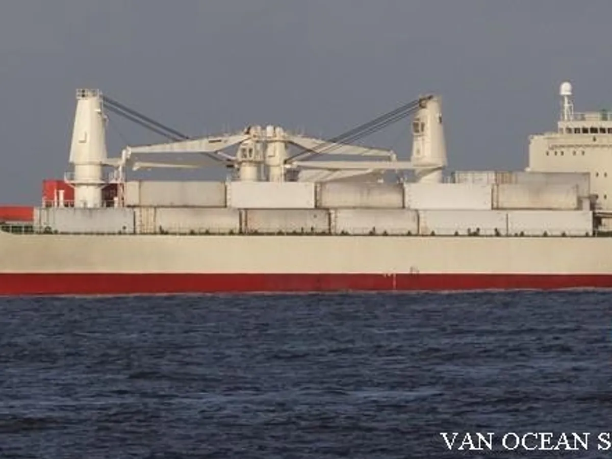 Navio frigorífico à venda