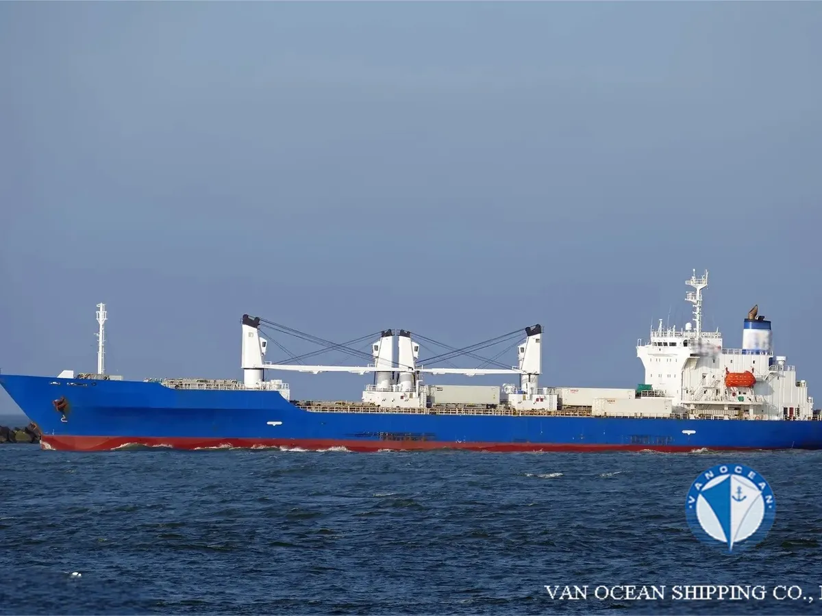 Navio frigorífico à venda