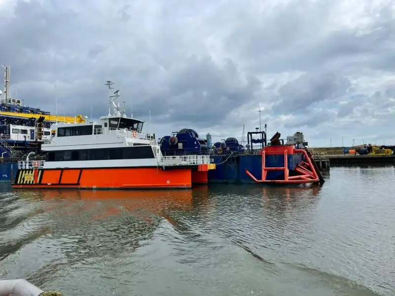 Navio porta-contêineres à venda