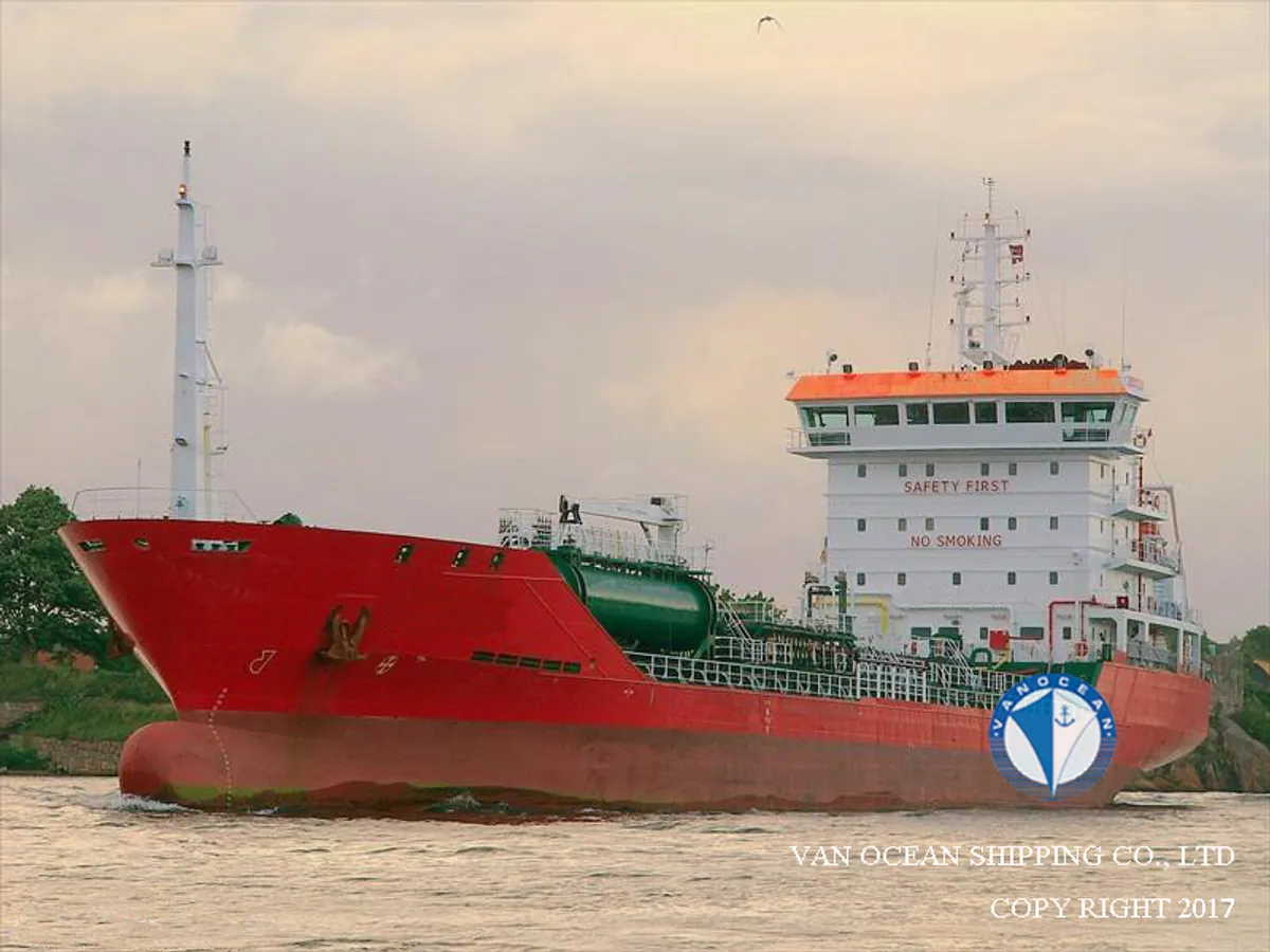 Navio-tanque de óleo/produtos químicos à venda