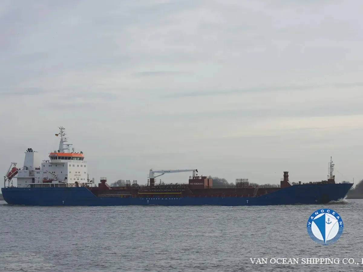 Navio-tanque de óleo/produtos químicos à venda